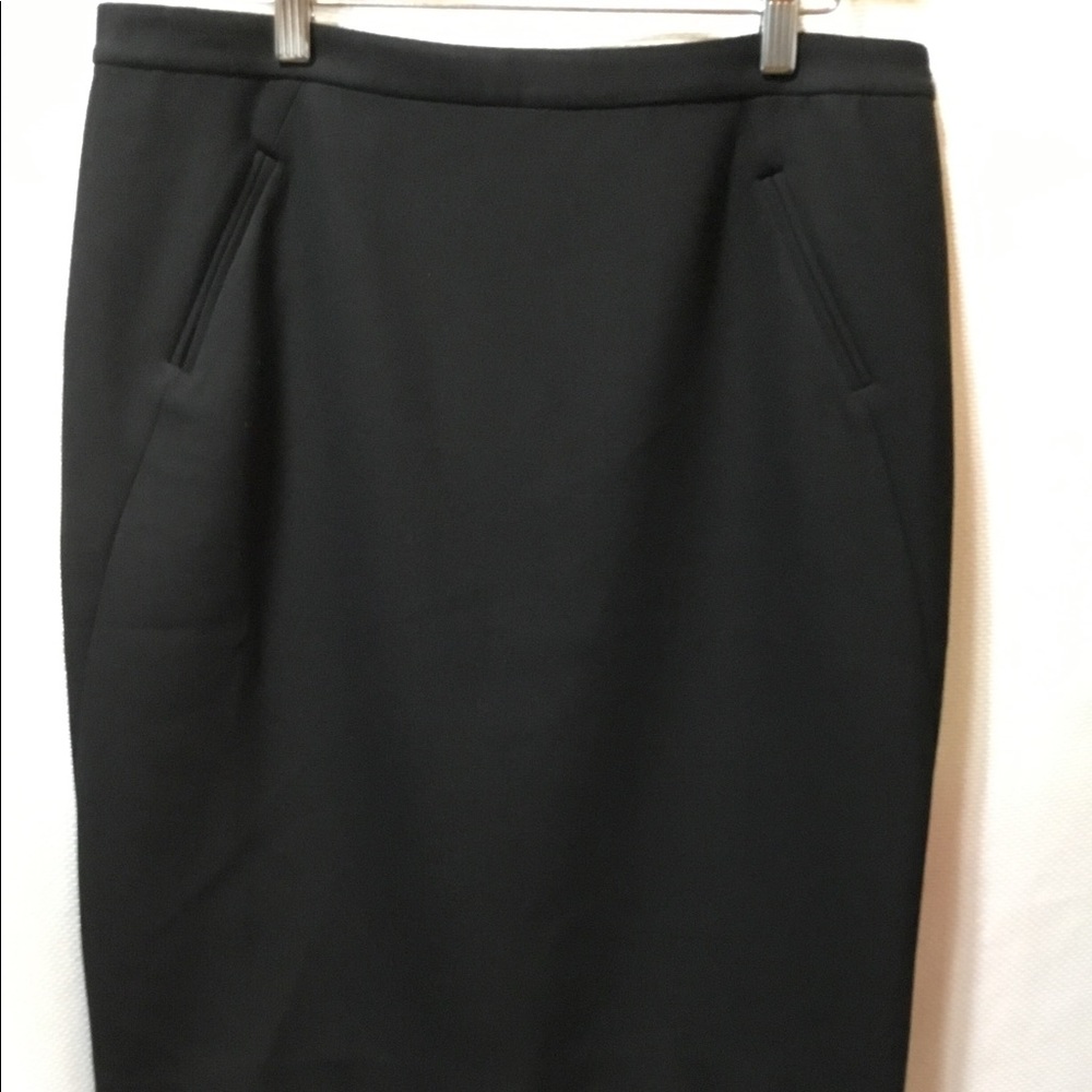 Ann Taylor Loft Black Skirt NWT Size 8